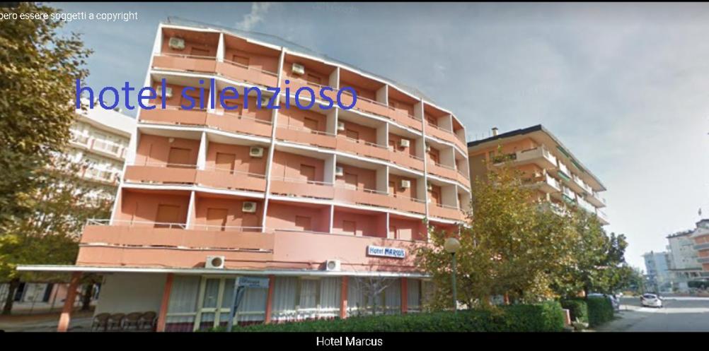 Hotel Marcus เชเซนาติโก ภายนอก รูปภาพ